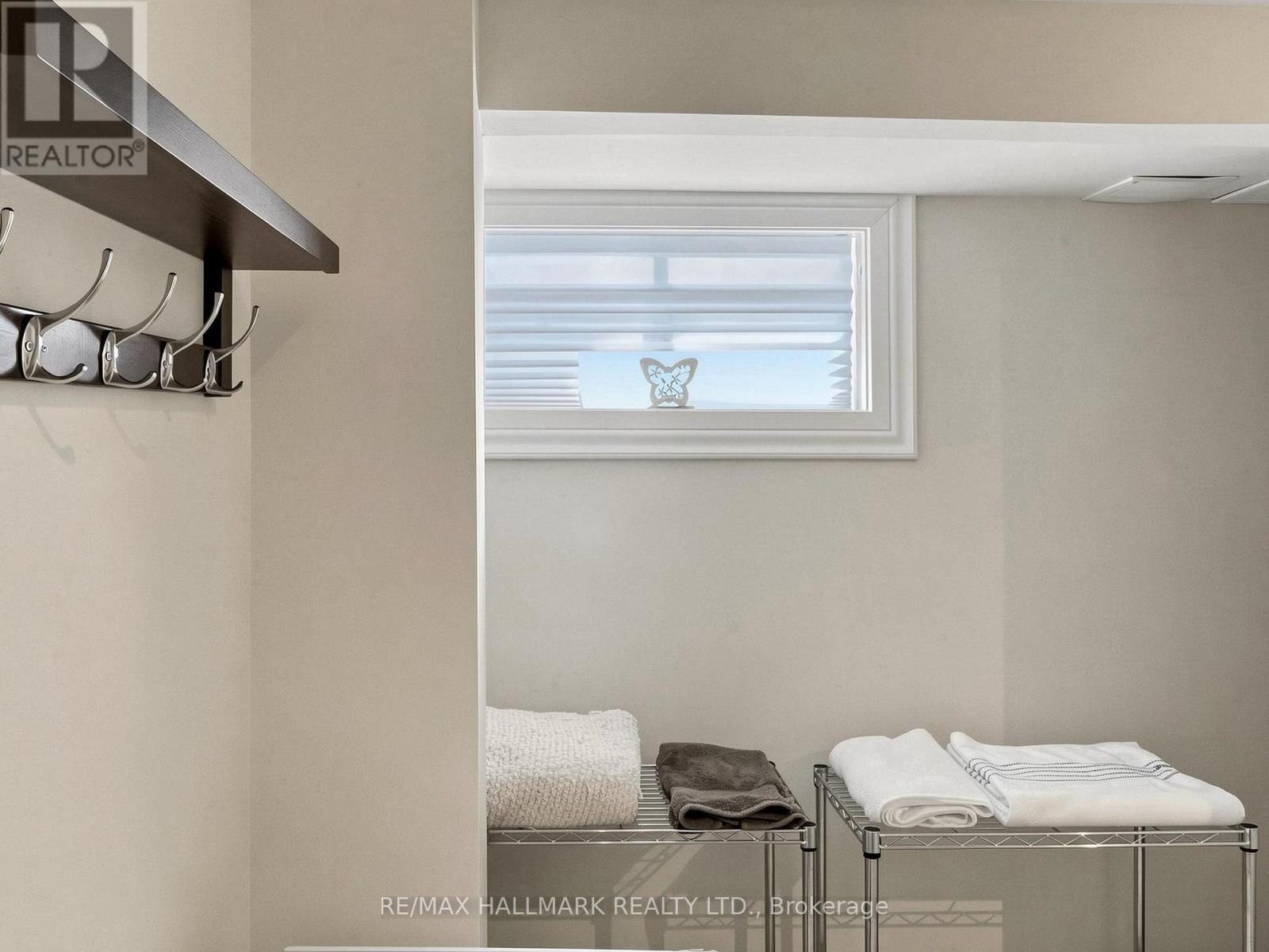 108 Knox Avenue, Toronto, Ontario  M4L 2P2 - Photo 36 - E13710772