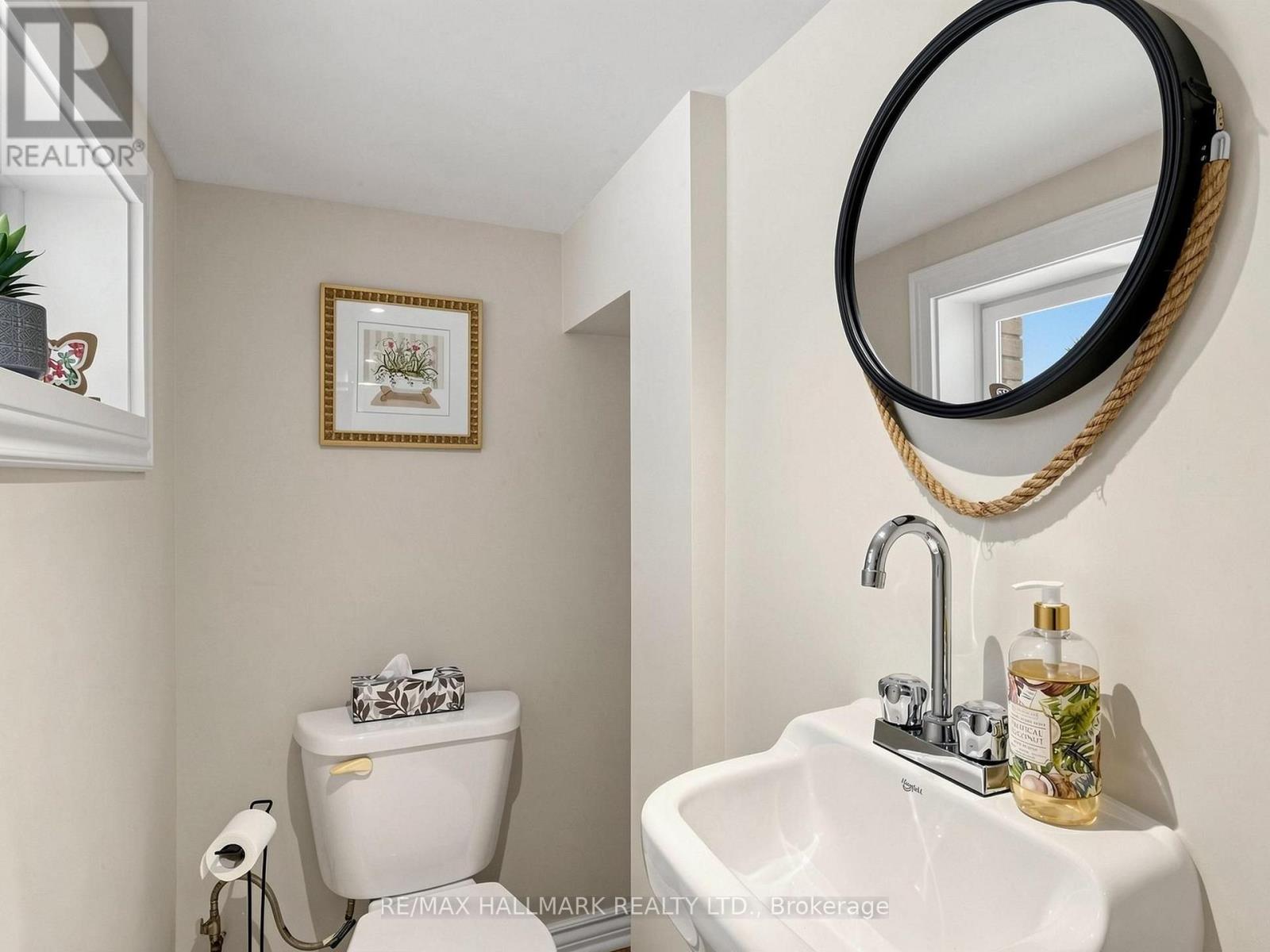108 Knox Avenue, Toronto, Ontario  M4L 2P2 - Photo 37 - E13710772