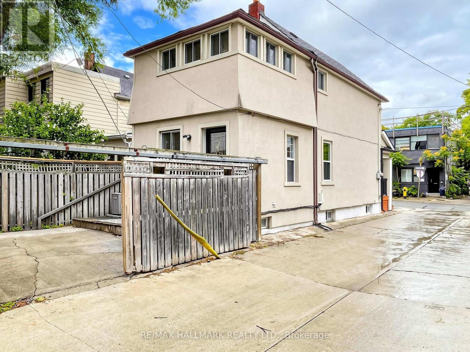 108 Knox Avenue, Toronto, Ontario  M4L 2P2 - Photo 45 - E13710772