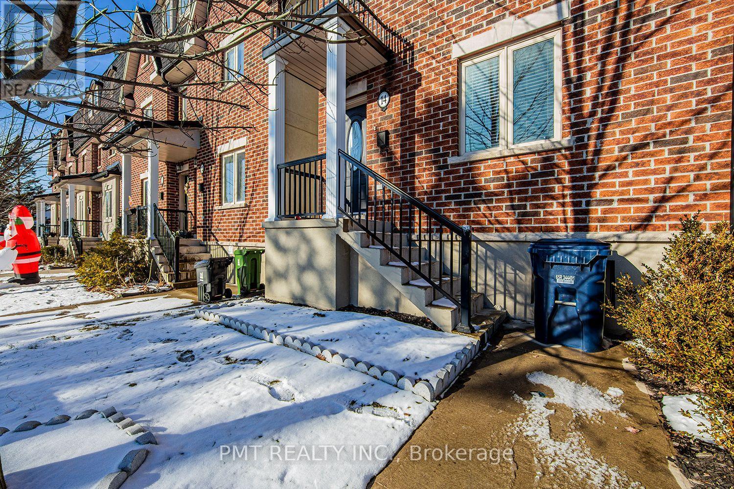 14 Coventry Street, Toronto, Ontario  M1L 0H1 - Photo 2 - E13710816