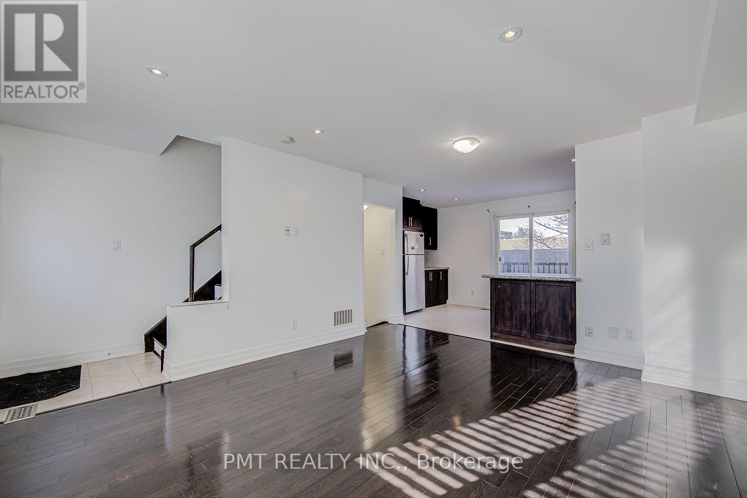 14 Coventry Street, Toronto, Ontario  M1L 0H1 - Photo 4 - E13710816