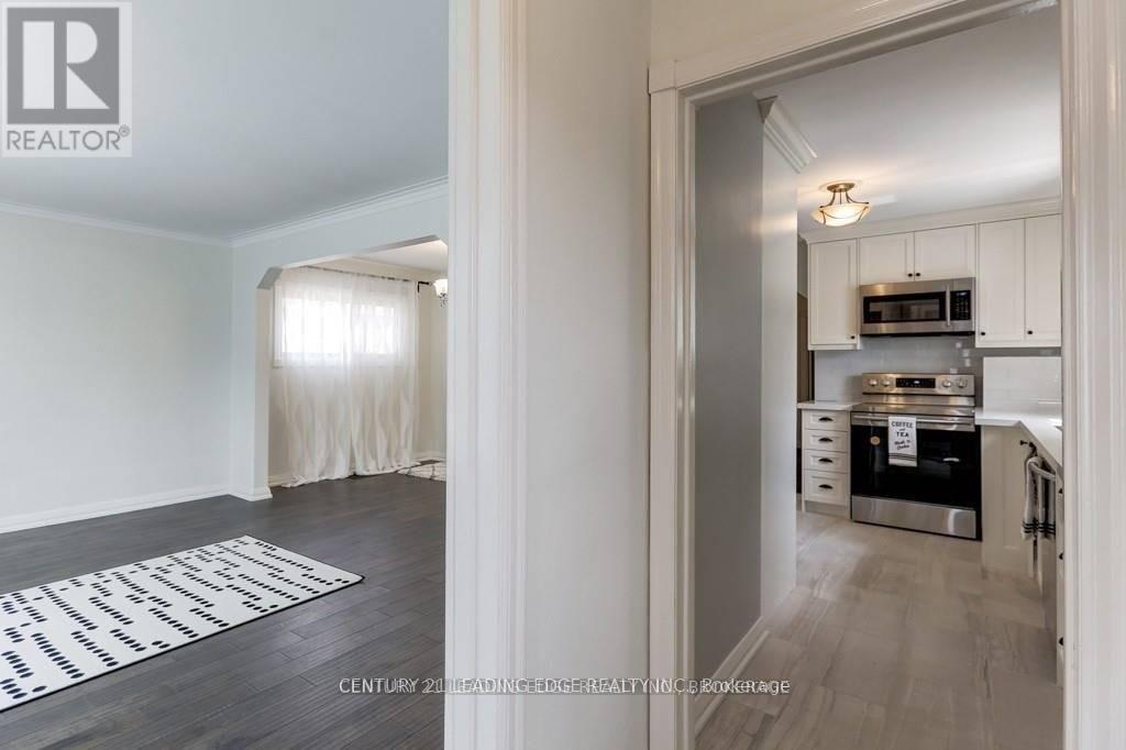 Main - 27 Ionview Drive, Toronto, Ontario  M1K 2Z3 - Photo 4 - E13710820