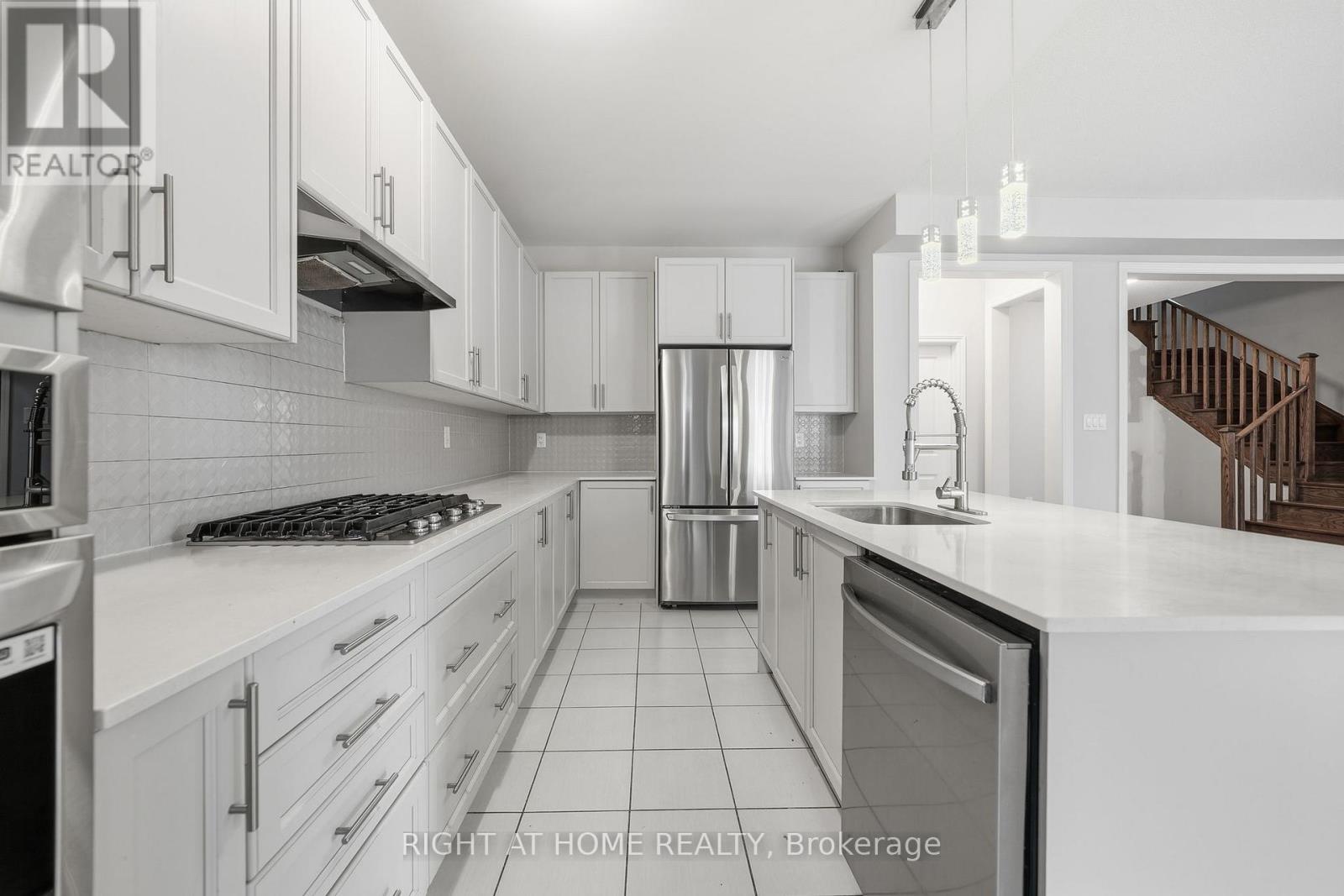 2136 Coppermine Street, Oshawa, Ontario  L1L 0T1 - Photo 13 - E13710826
