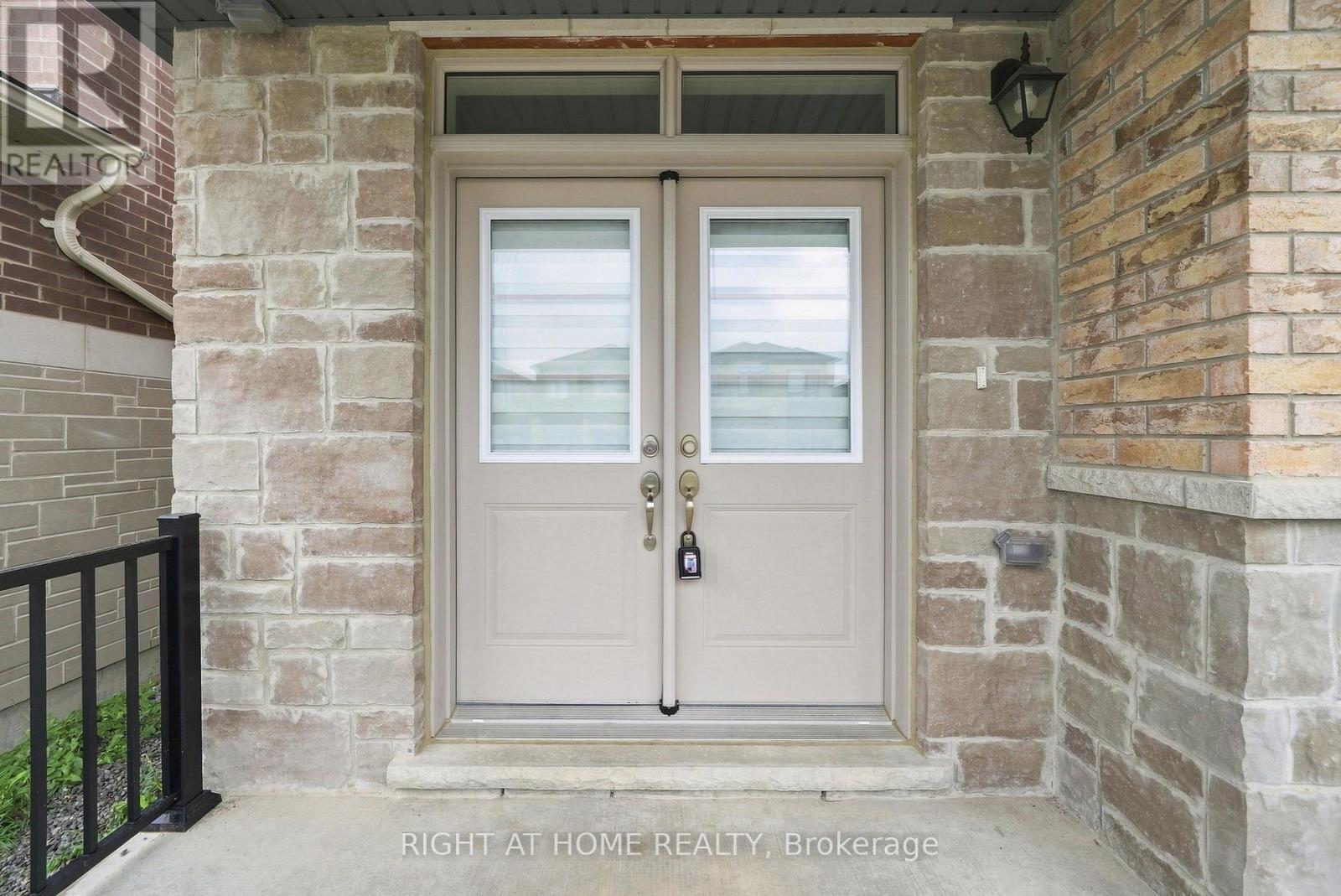 2136 Coppermine Street, Oshawa, Ontario  L1L 0T1 - Photo 3 - E13710826