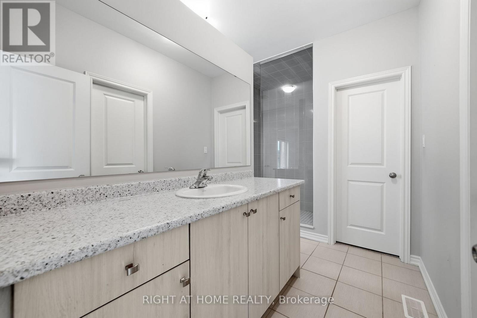 2136 Coppermine Street, Oshawa, Ontario  L1L 0T1 - Photo 37 - E13710826