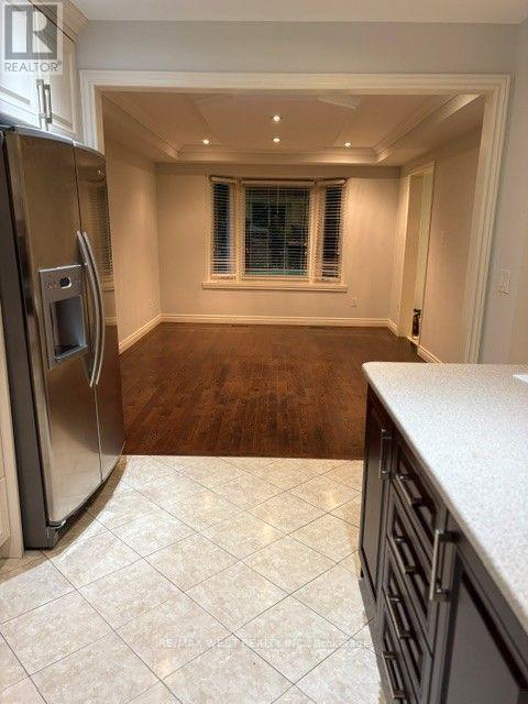10 Testa Street, East Gwillimbury (Queensville), Ontario  L0L 1R0 - Photo 3 - N13710712