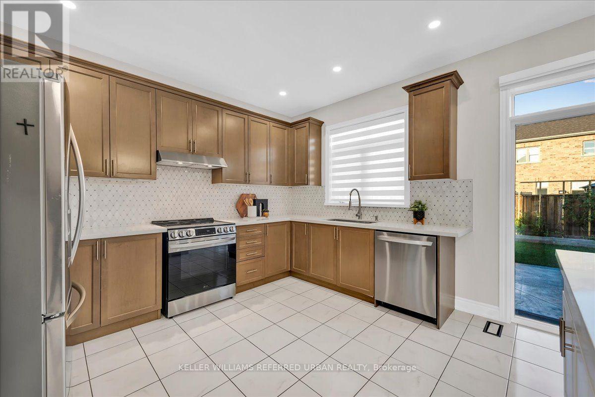 302 Inverness Way, Bradford West Gwillimbury, Ontario  L3Z 0W8 - Photo 17 - N13710782