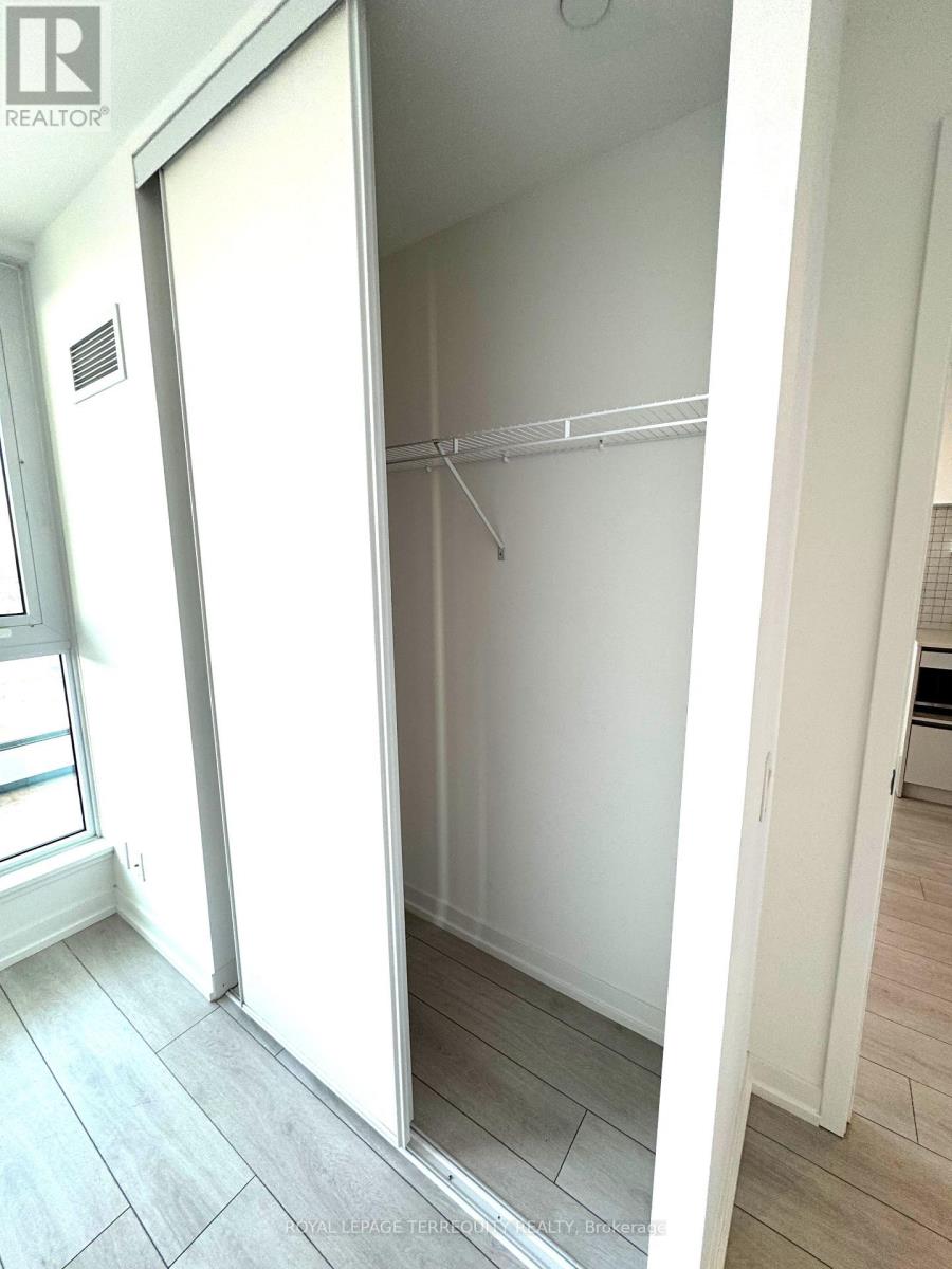 5215 - 950 Portage Parkway, Vaughan, Ontario L4K 0J7 - Photo 13 - N13710806
