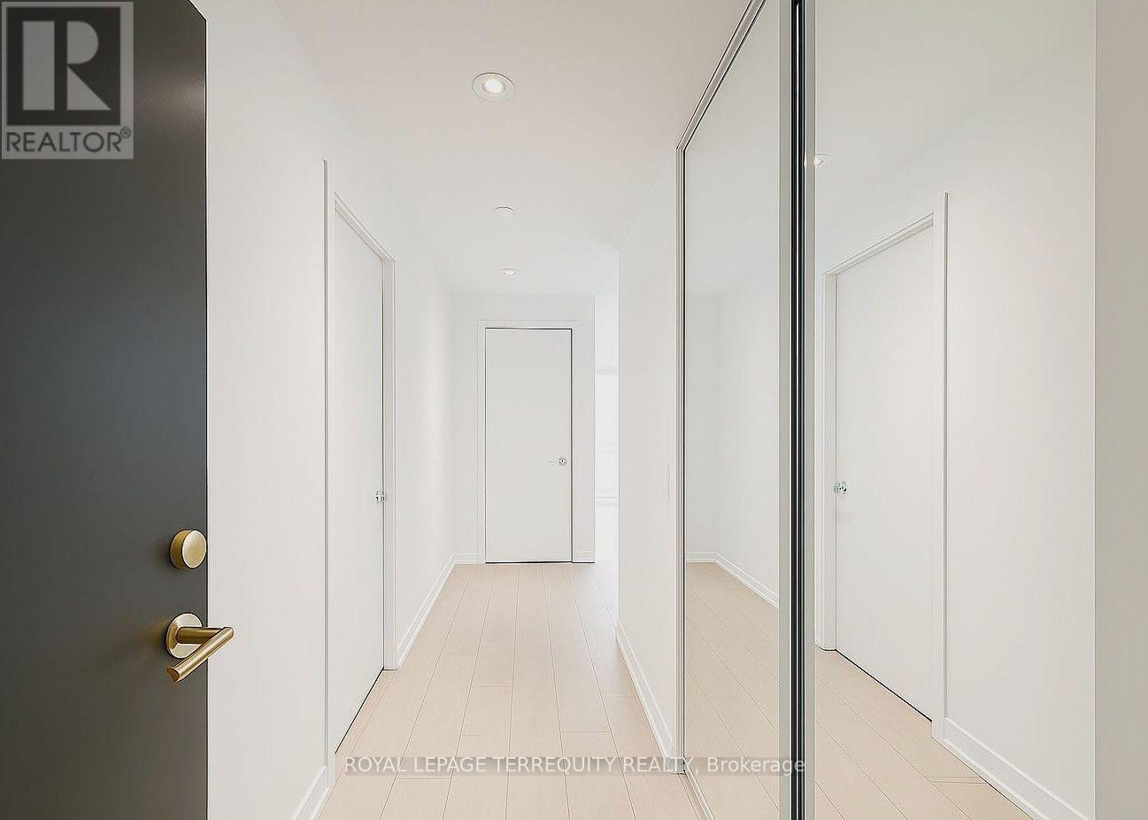 5215 - 950 Portage Parkway, Vaughan, Ontario L4K 0J7 - Photo 4 - N13710806