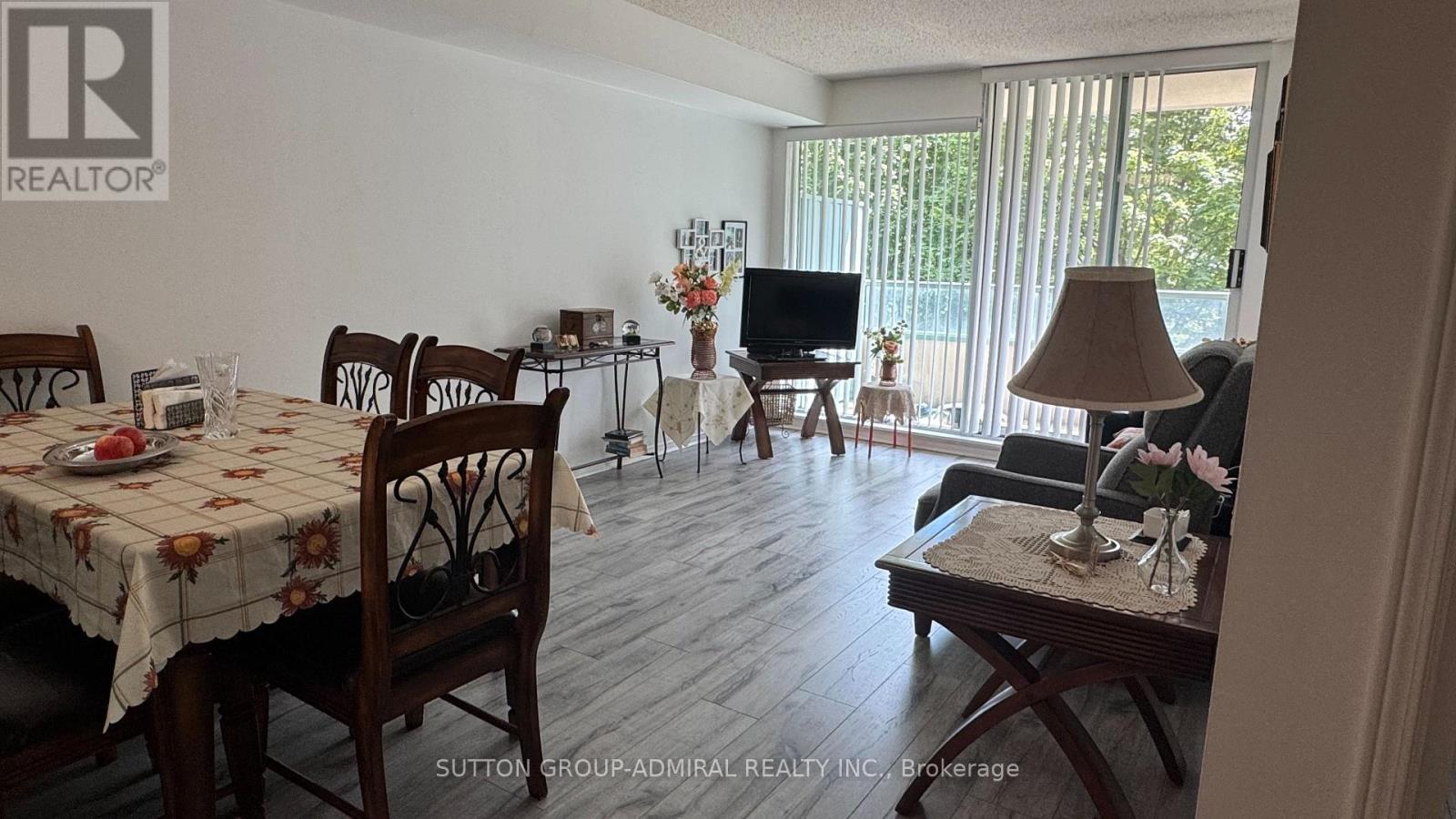 205 - 1 Emerald Lane, Vaughan (Crestwood-Springfarm-Yorkhill), Ontario  L4J 8N2 - Photo 6 - N13710868