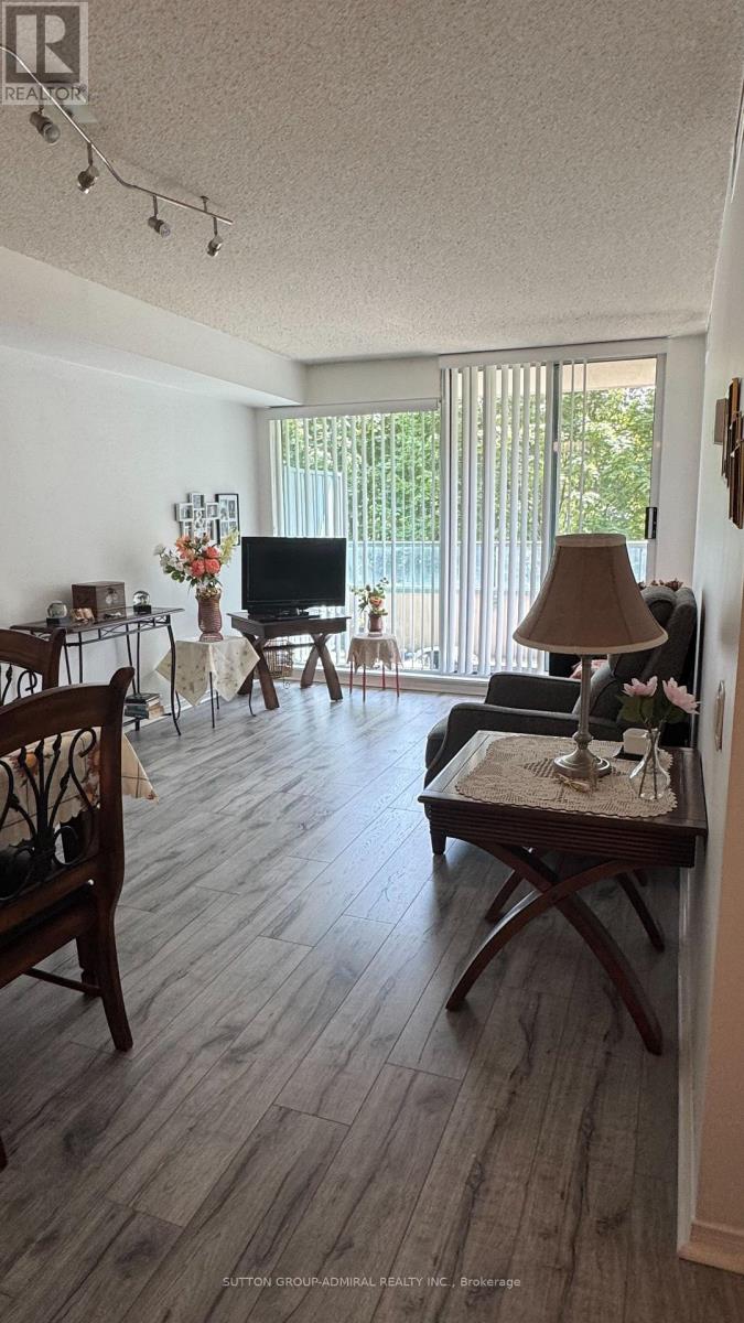 205 - 1 Emerald Lane, Vaughan (Crestwood-Springfarm-Yorkhill), Ontario  L4J 8N2 - Photo 7 - N13710868
