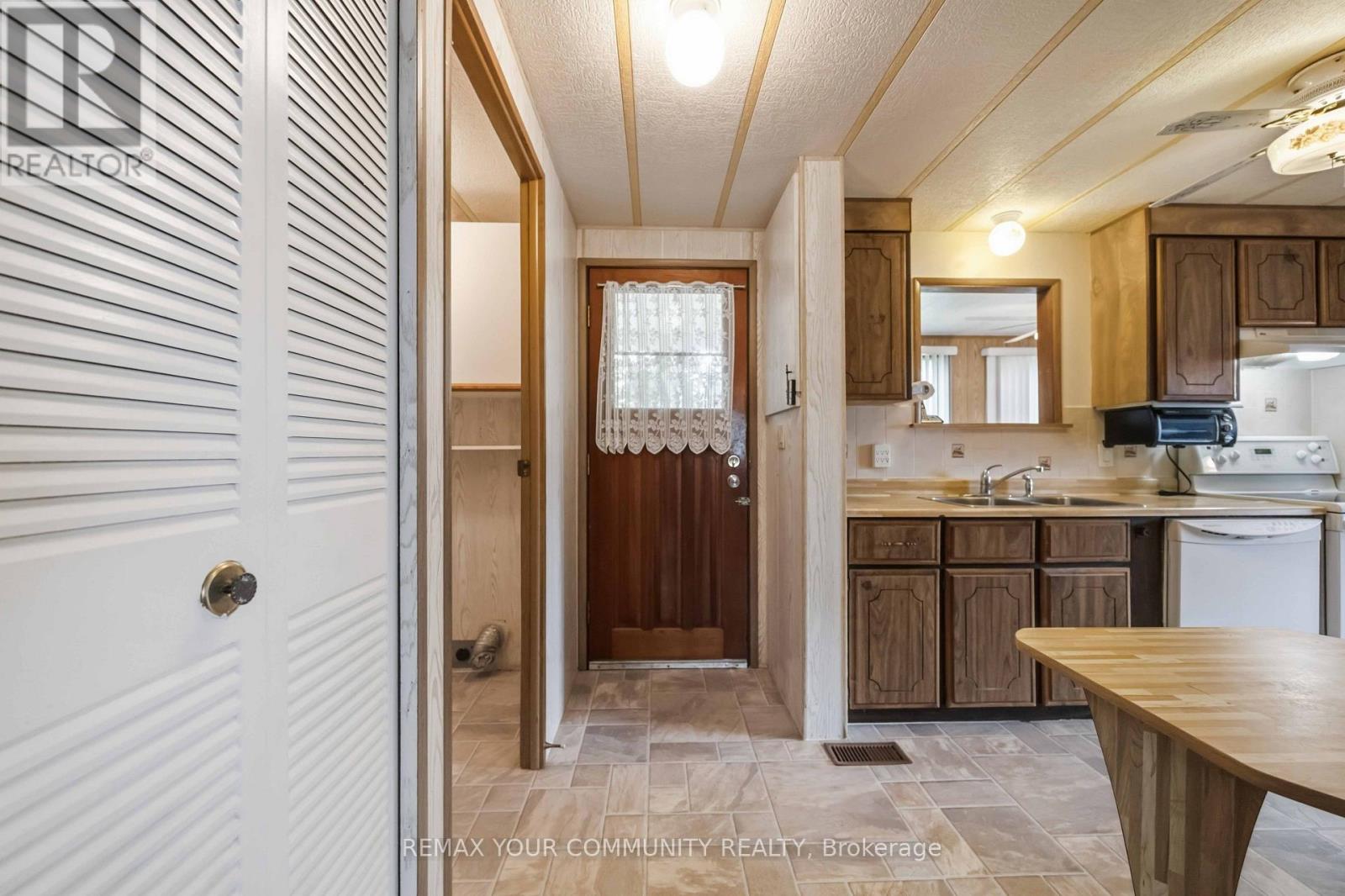 97 Damsel Circle, Georgina, Ontario  L0E 1R0 - Photo 14 - N13710882