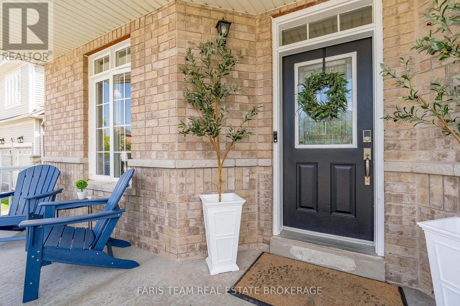 31 The Queensway, Barrie, Ontario  L4M 7H5 - Photo 4 - S13710848