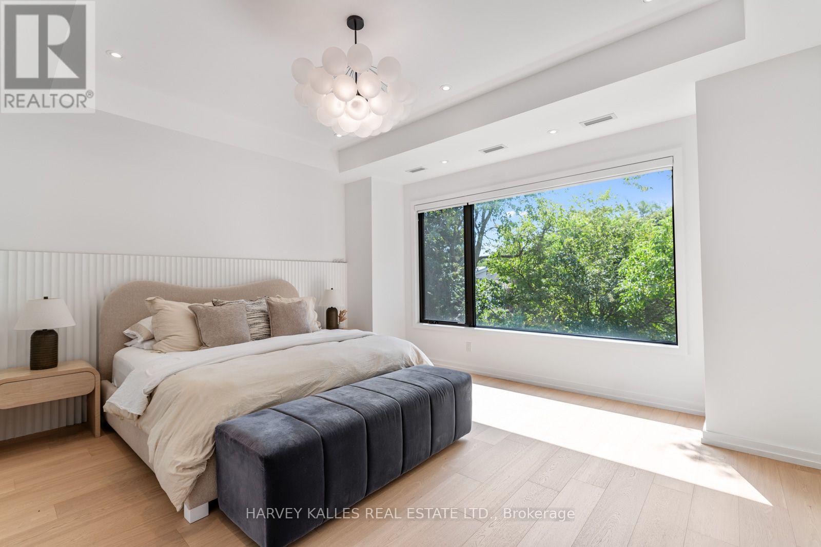 45 Gloucester Grove, Toronto, Ontario  M6C 2A2 - Photo 12 - C13710832