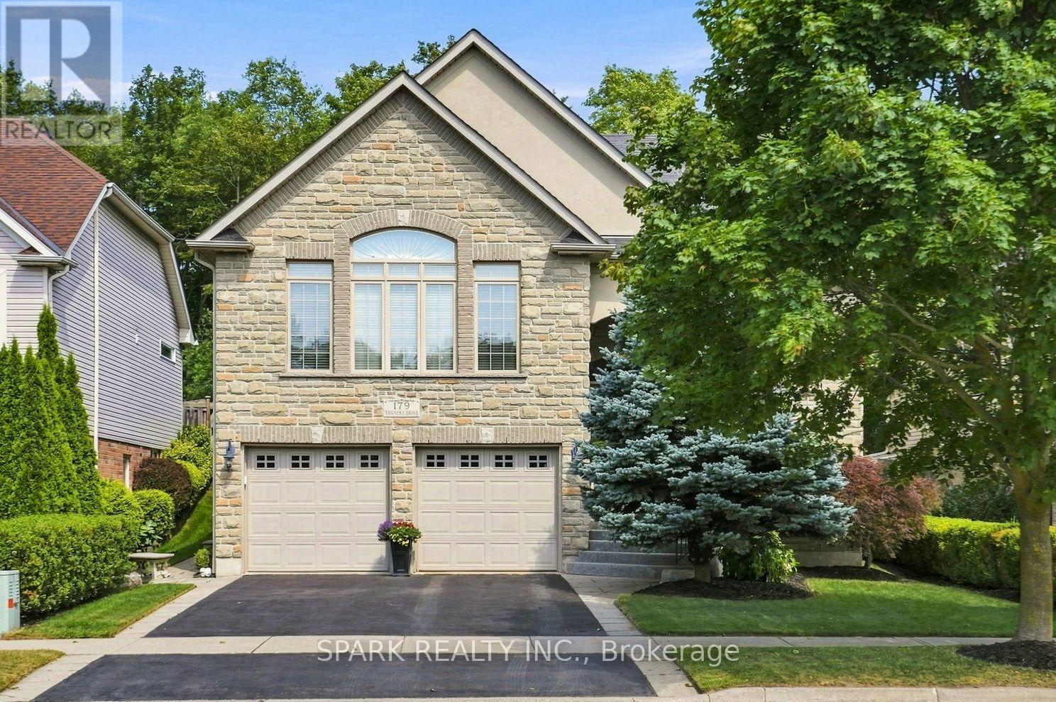 179 Tanners Drive S, Halton Hills, Ontario  L7J 3A8 - Photo 2 - W13710680