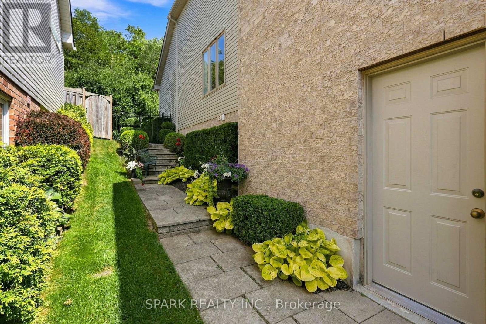 179 Tanners Drive S, Halton Hills, Ontario  L7J 3A8 - Photo 46 - W13710680