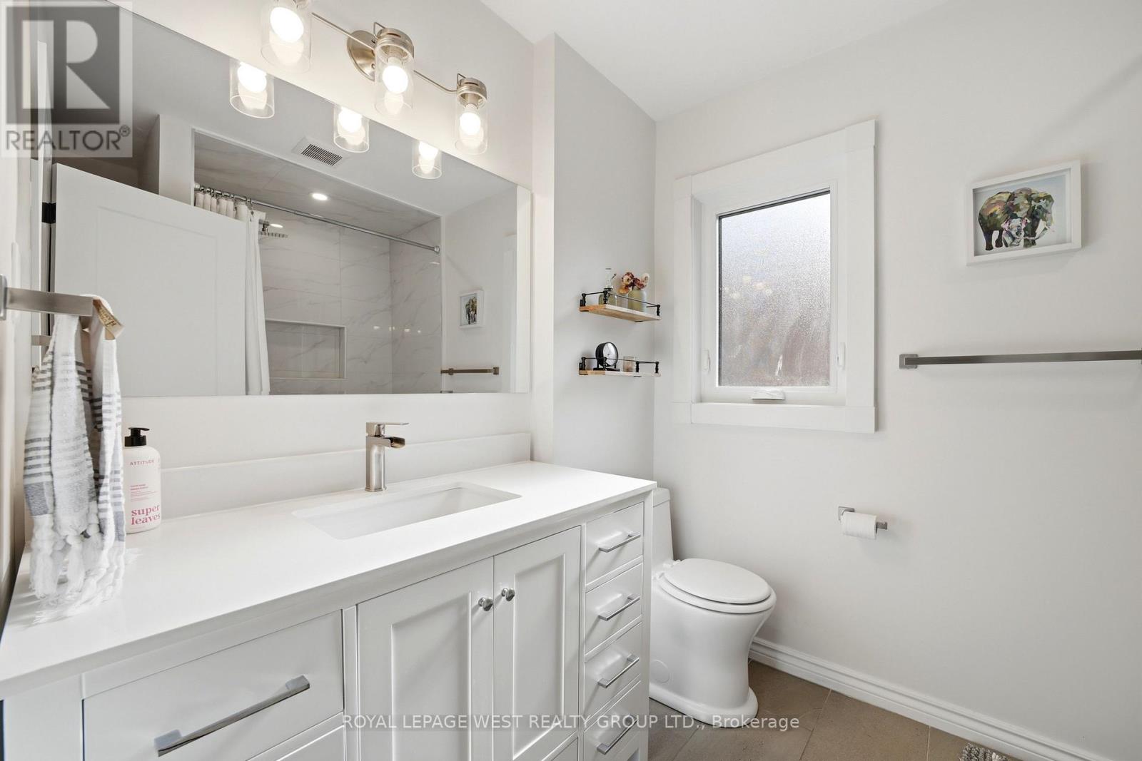 72 Mervyn Avenue, Toronto, Ontario  M9B 1N3 - Photo 11 - W13710708
