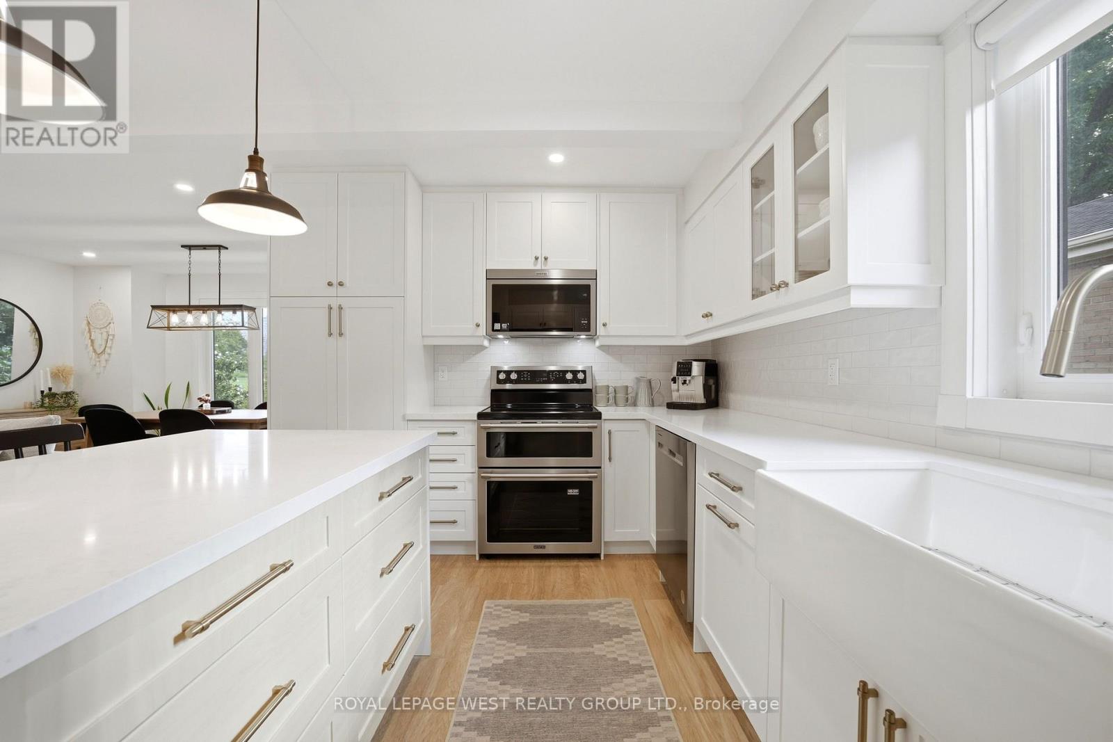 72 Mervyn Avenue, Toronto, Ontario  M9B 1N3 - Photo 6 - W13710708