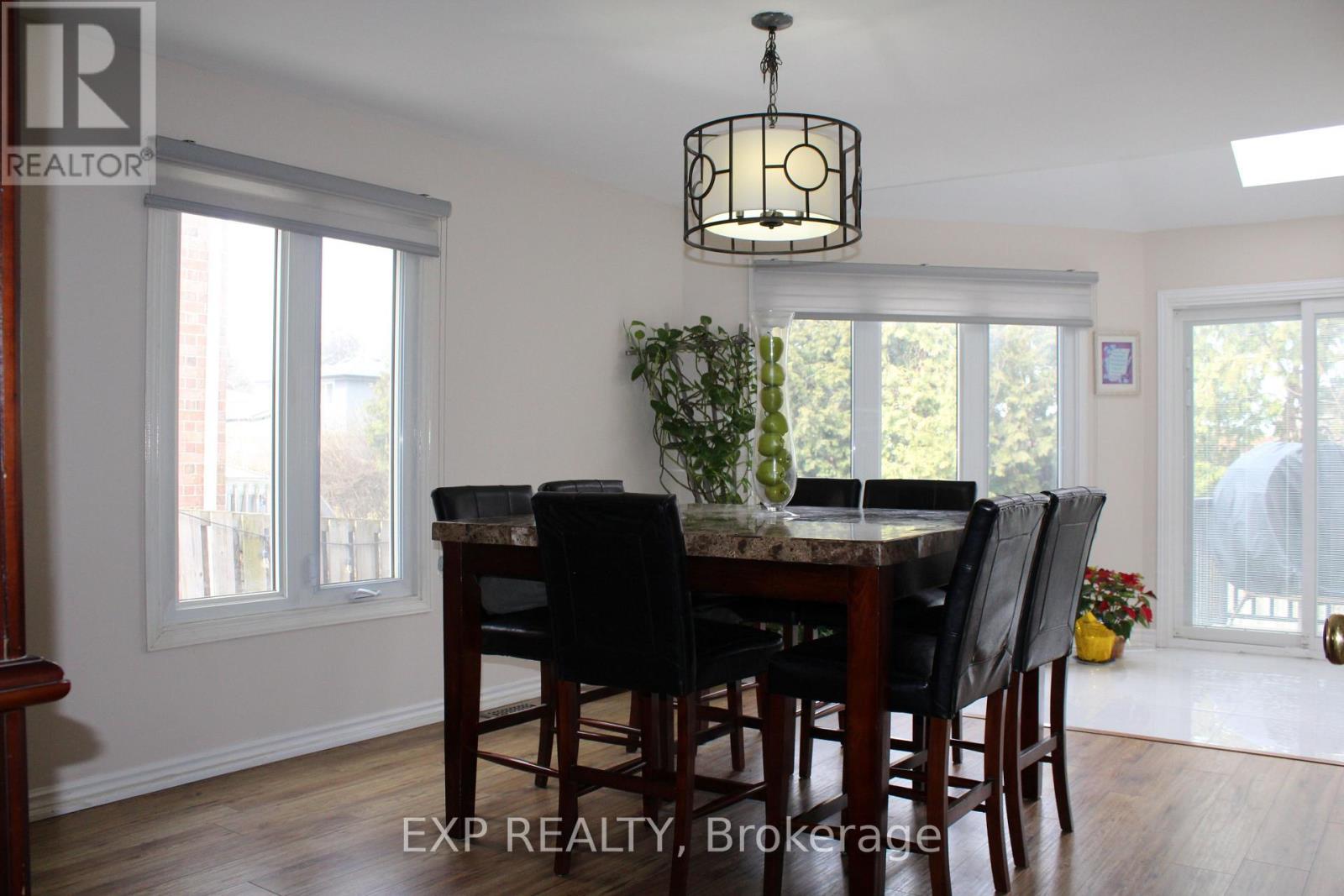 48 Howell Street, Brampton, Ontario  L6Y 3H8 - Photo 4 - W13710728