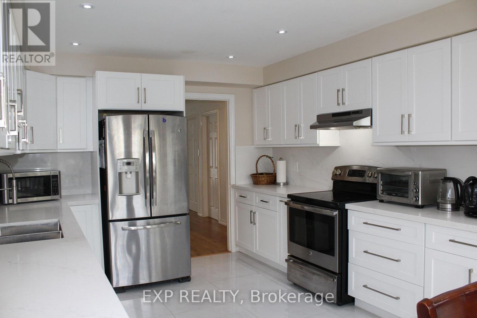 48 Howell Street, Brampton, Ontario  L6Y 3H8 - Photo 8 - W13710728