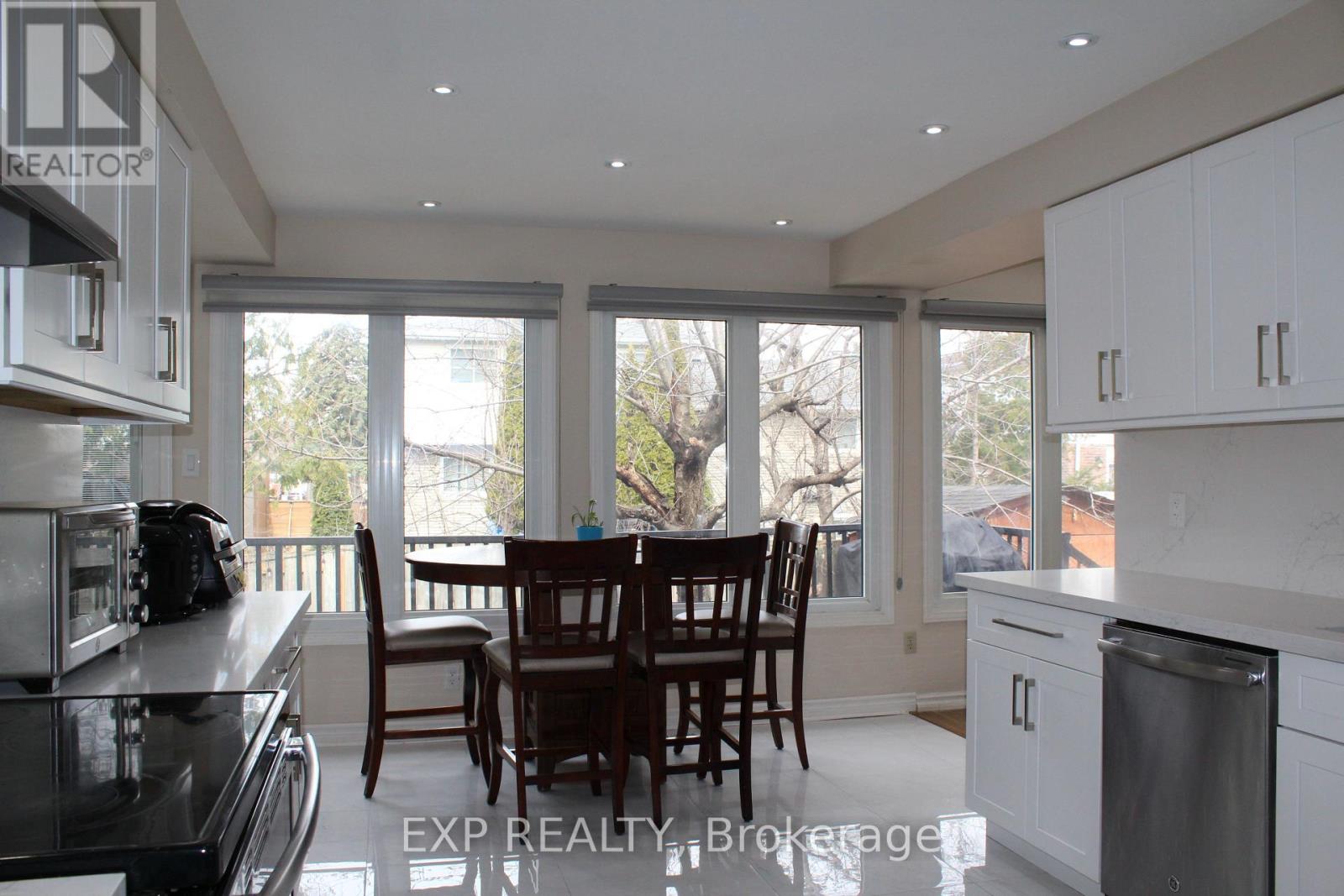 48 Howell Street, Brampton, Ontario  L6Y 3H8 - Photo 9 - W13710728