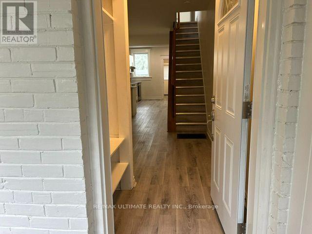 Upper - 10 Hibernia Avenue, Toronto, Ontario  M6N 1E5 - Photo 10 - W13710756