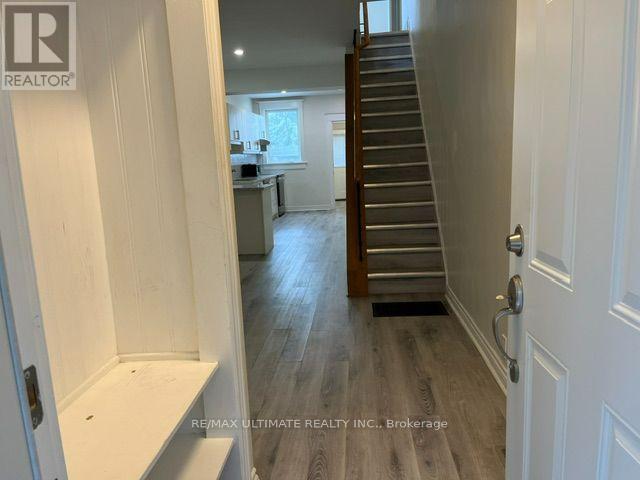 Upper - 10 Hibernia Avenue, Toronto, Ontario  M6N 1E5 - Photo 11 - W13710756