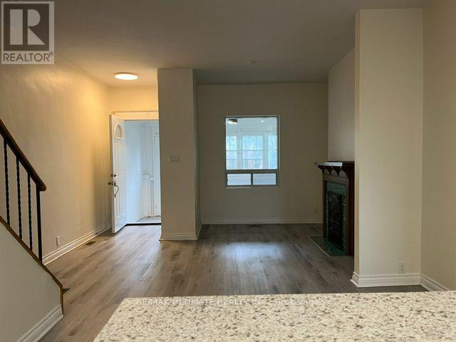 Upper - 10 Hibernia Avenue, Toronto, Ontario  M6N 1E5 - Photo 15 - W13710756