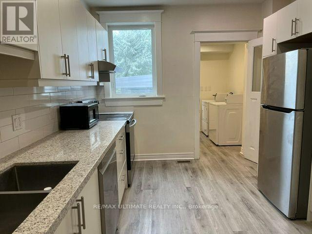 Upper - 10 Hibernia Avenue, Toronto, Ontario  M6N 1E5 - Photo 16 - W13710756