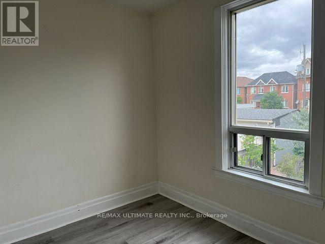 Upper - 10 Hibernia Avenue, Toronto, Ontario  M6N 1E5 - Photo 21 - W13710756
