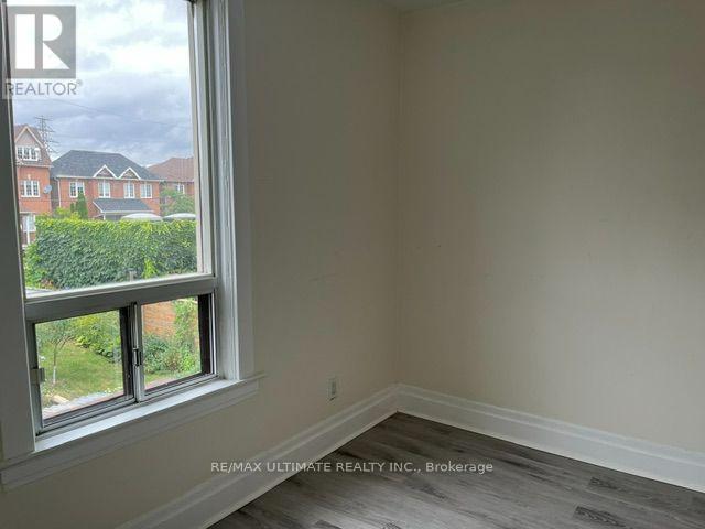 Upper - 10 Hibernia Avenue, Toronto, Ontario  M6N 1E5 - Photo 22 - W13710756