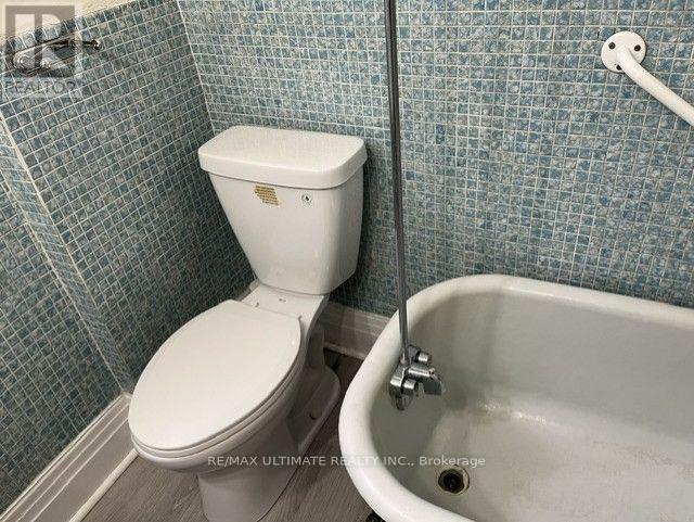 Upper - 10 Hibernia Avenue, Toronto, Ontario  M6N 1E5 - Photo 27 - W13710756