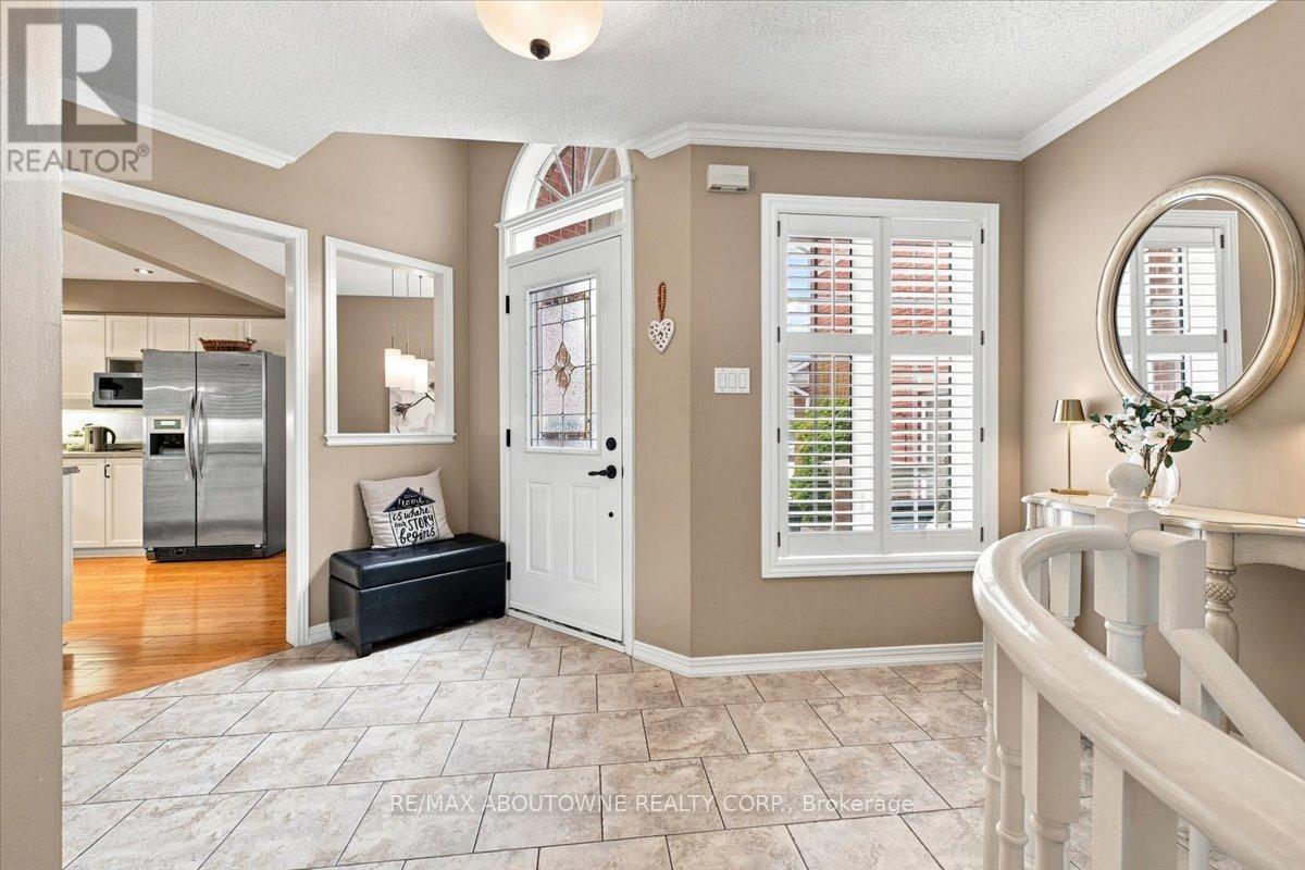 7 - 2145 Country Club Drive, Burlington, Ontario  L7M 4E1 - Photo 5 - W13710786