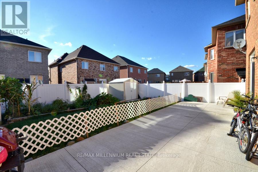 68 Skyvalley Drive, Brampton, Ontario L6P 3B7 - Photo 17 - W13710798