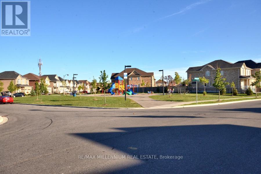 68 Skyvalley Drive, Brampton, Ontario L6P 3B7 - Photo 20 - W13710798
