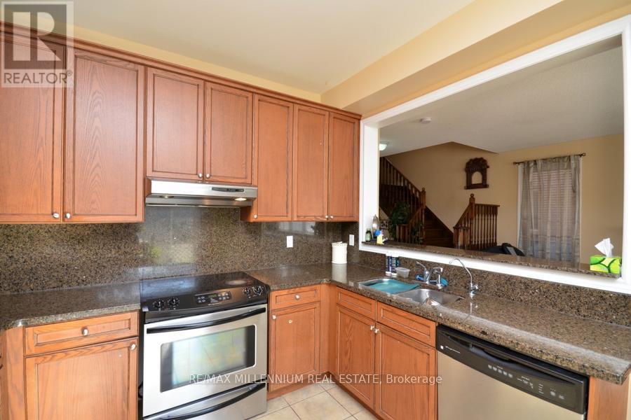 68 Skyvalley Drive, Brampton, Ontario L6P 3B7 - Photo 7 - W13710798