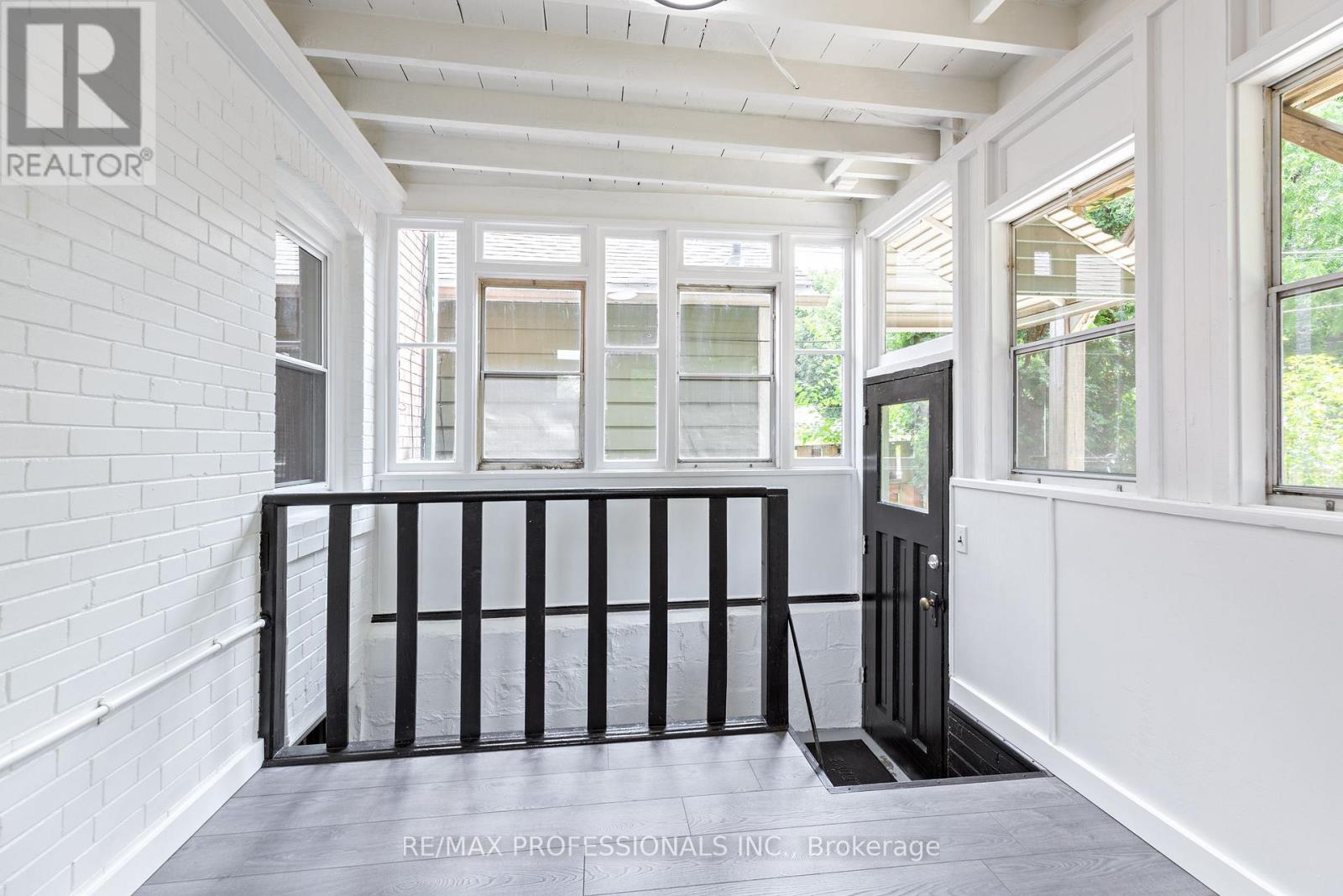 502 Jane Street, Toronto, Ontario  M6S 4A2 - Photo 13 - W13710802