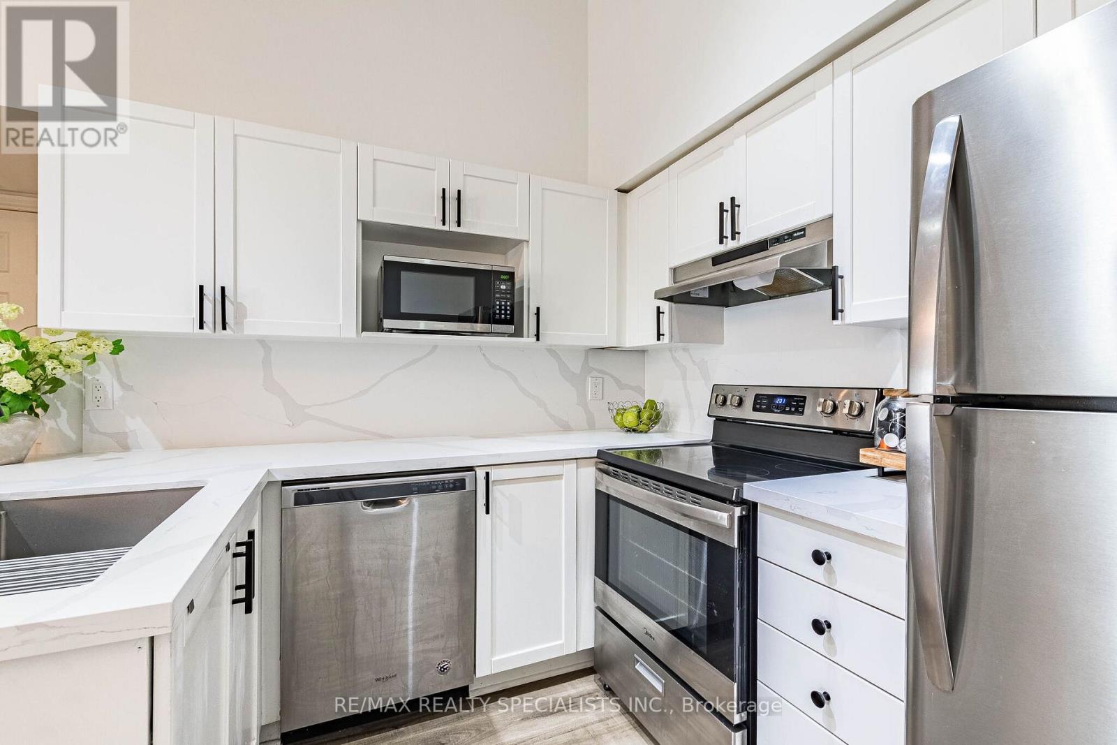406 - 1480 Bishops Gate, Oakville, Ontario  L6M 4N4 - Photo 16 - W13710822
