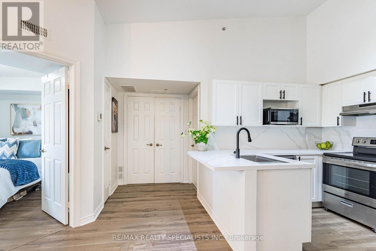 406 - 1480 Bishops Gate, Oakville, Ontario  L6M 4N4 - Photo 21 - W13710822