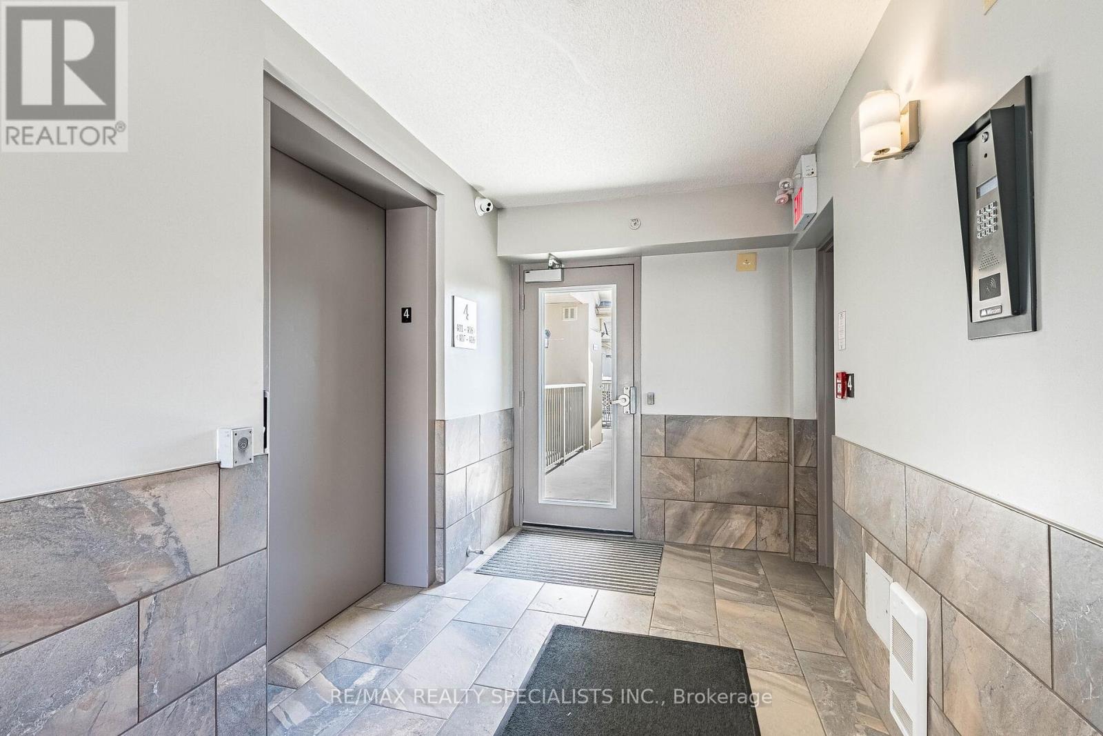 406 - 1480 Bishops Gate, Oakville, Ontario  L6M 4N4 - Photo 4 - W13710822
