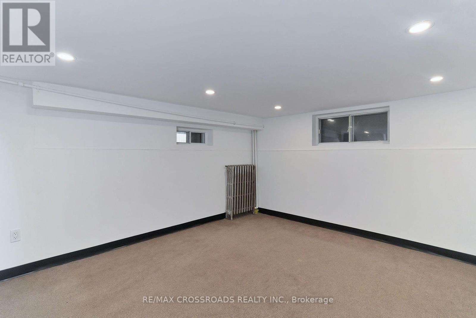 218 Gledhill Avenue, Toronto, Ontario  M4C 5L1 - Photo 36 - E13710726