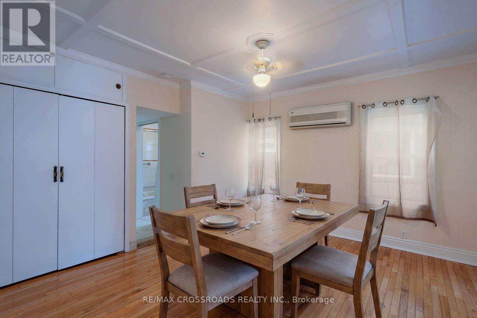 218 Gledhill Avenue, Toronto, Ontario  M4C 5L1 - Photo 15 - E13710726