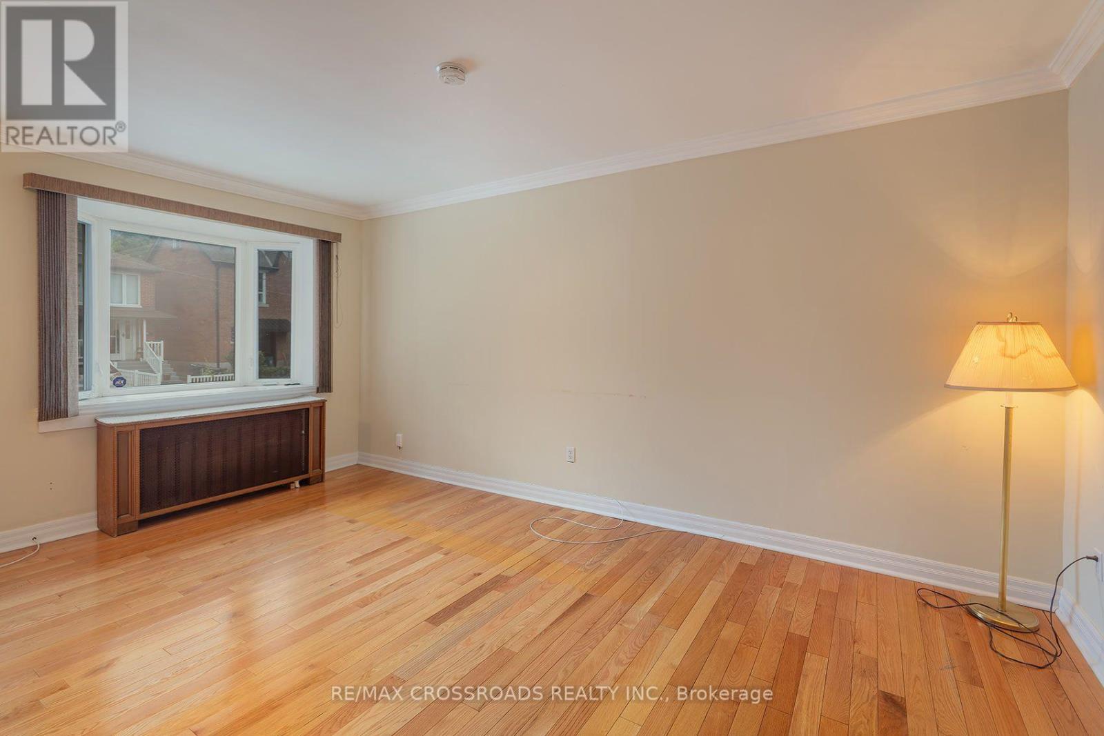 218 Gledhill Avenue, Toronto, Ontario  M4C 5L1 - Photo 8 - E13710726