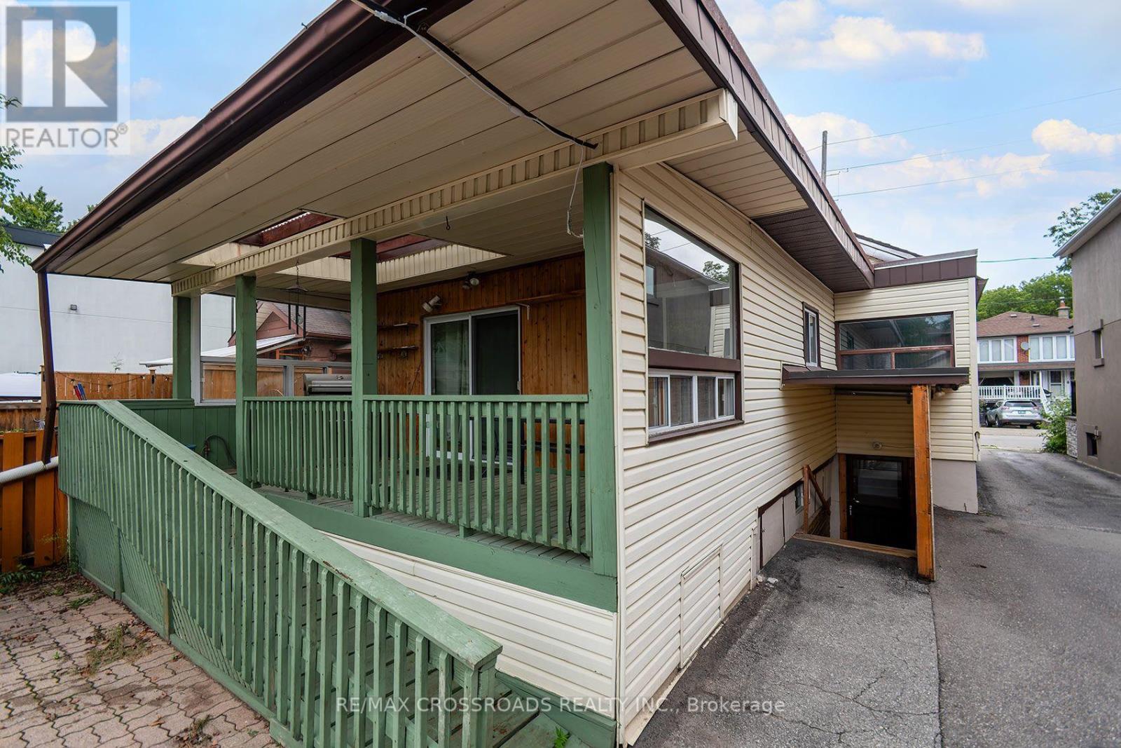 218 Gledhill Avenue, Toronto, Ontario  M4C 5L1 - Photo 41 - E13710726