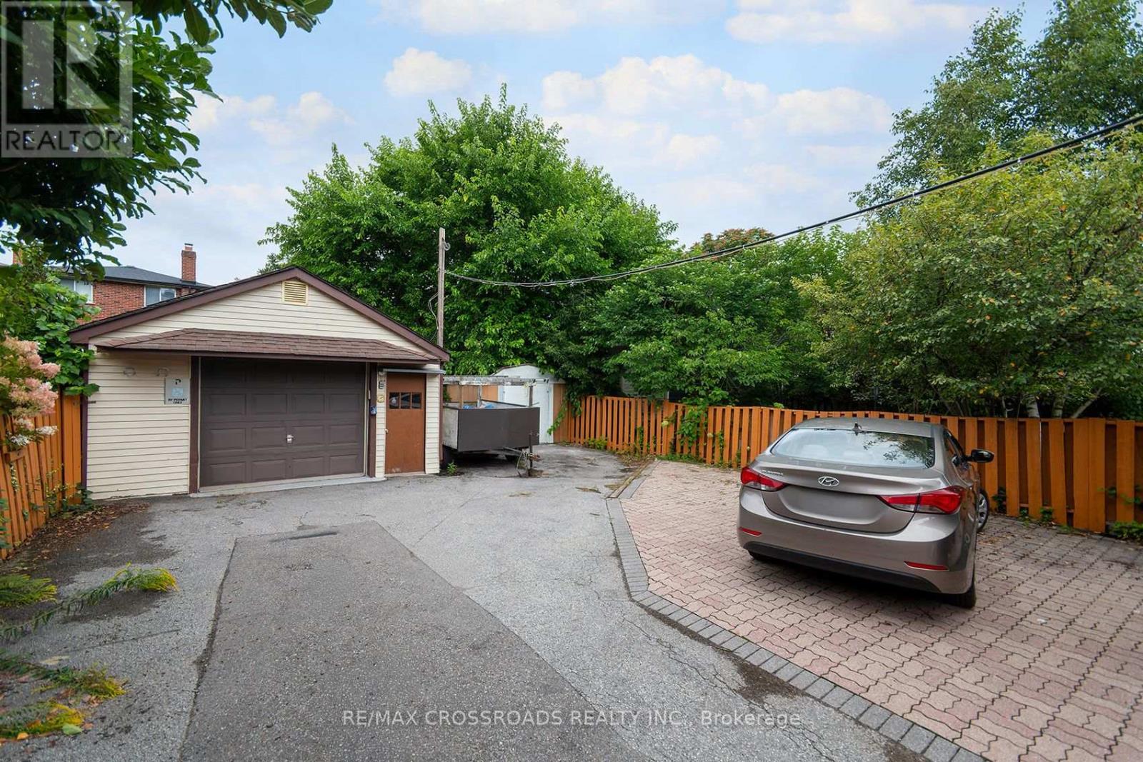 218 Gledhill Avenue, Toronto, Ontario  M4C 5L1 - Photo 45 - E13710726