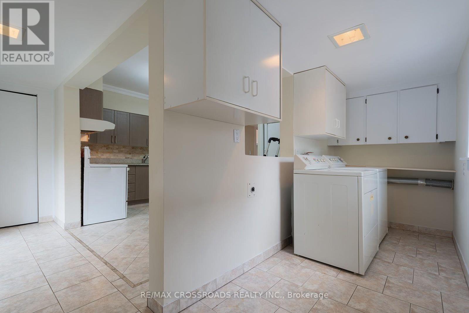 218 Gledhill Avenue, Toronto, Ontario  M4C 5L1 - Photo 27 - E13710726