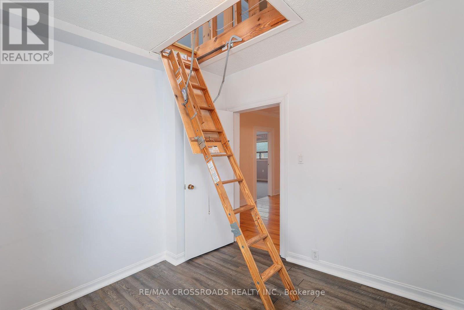 218 Gledhill Avenue, Toronto, Ontario  M4C 5L1 - Photo 20 - E13710726