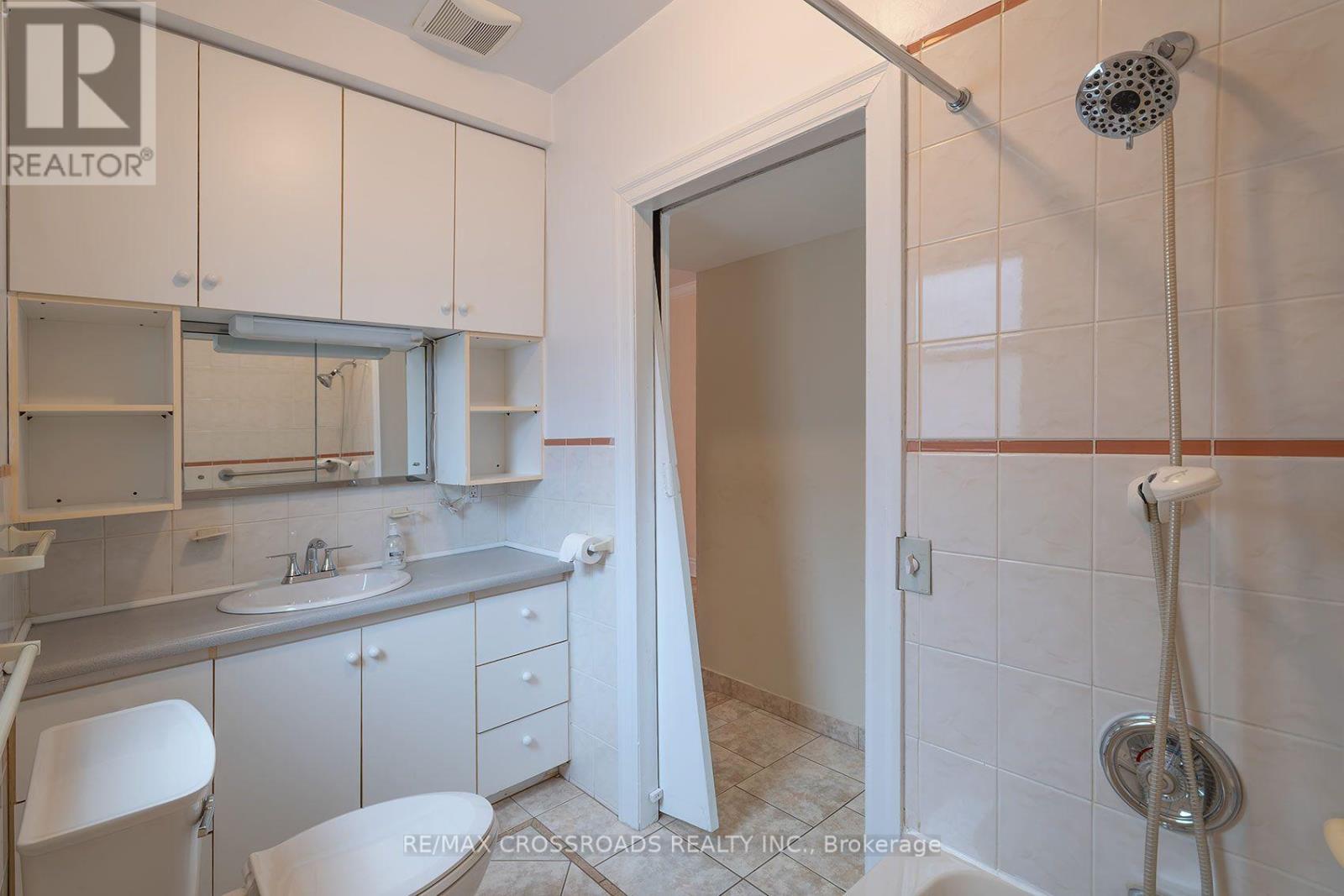 218 Gledhill Avenue, Toronto, Ontario  M4C 5L1 - Photo 24 - E13710726