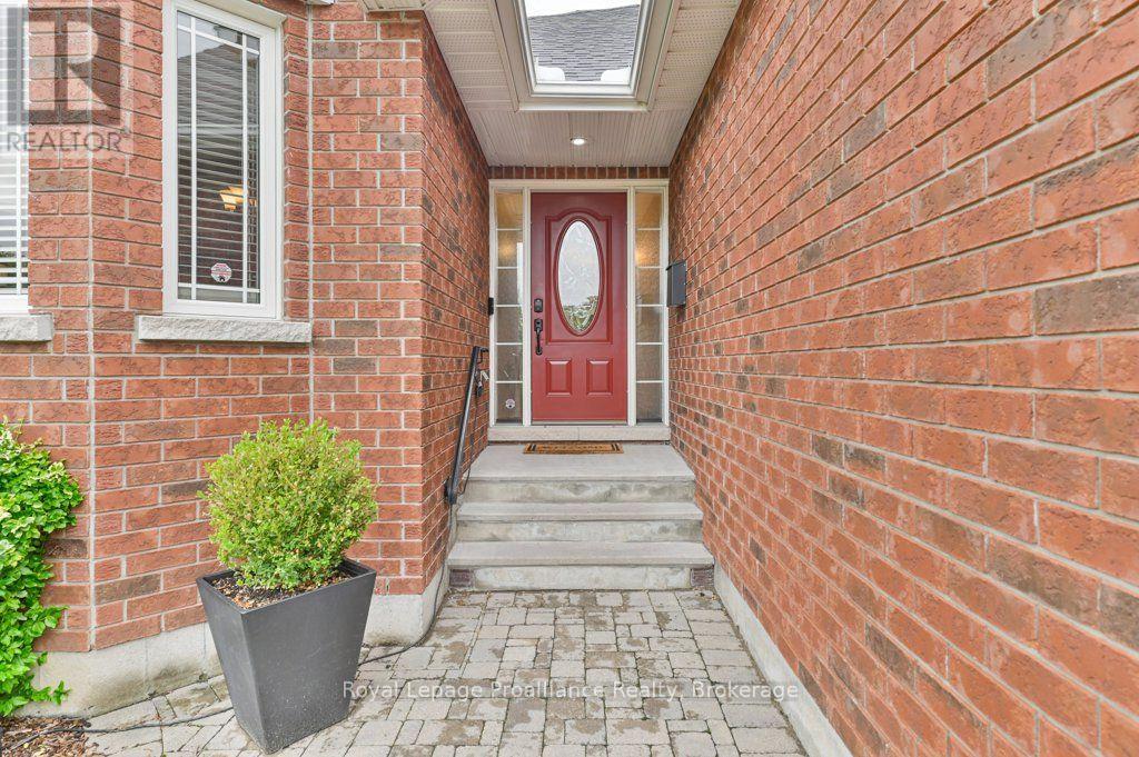 16 Magnolia Court, Belleville, Ontario  K8P 5M7 - Photo 5 - X13707768