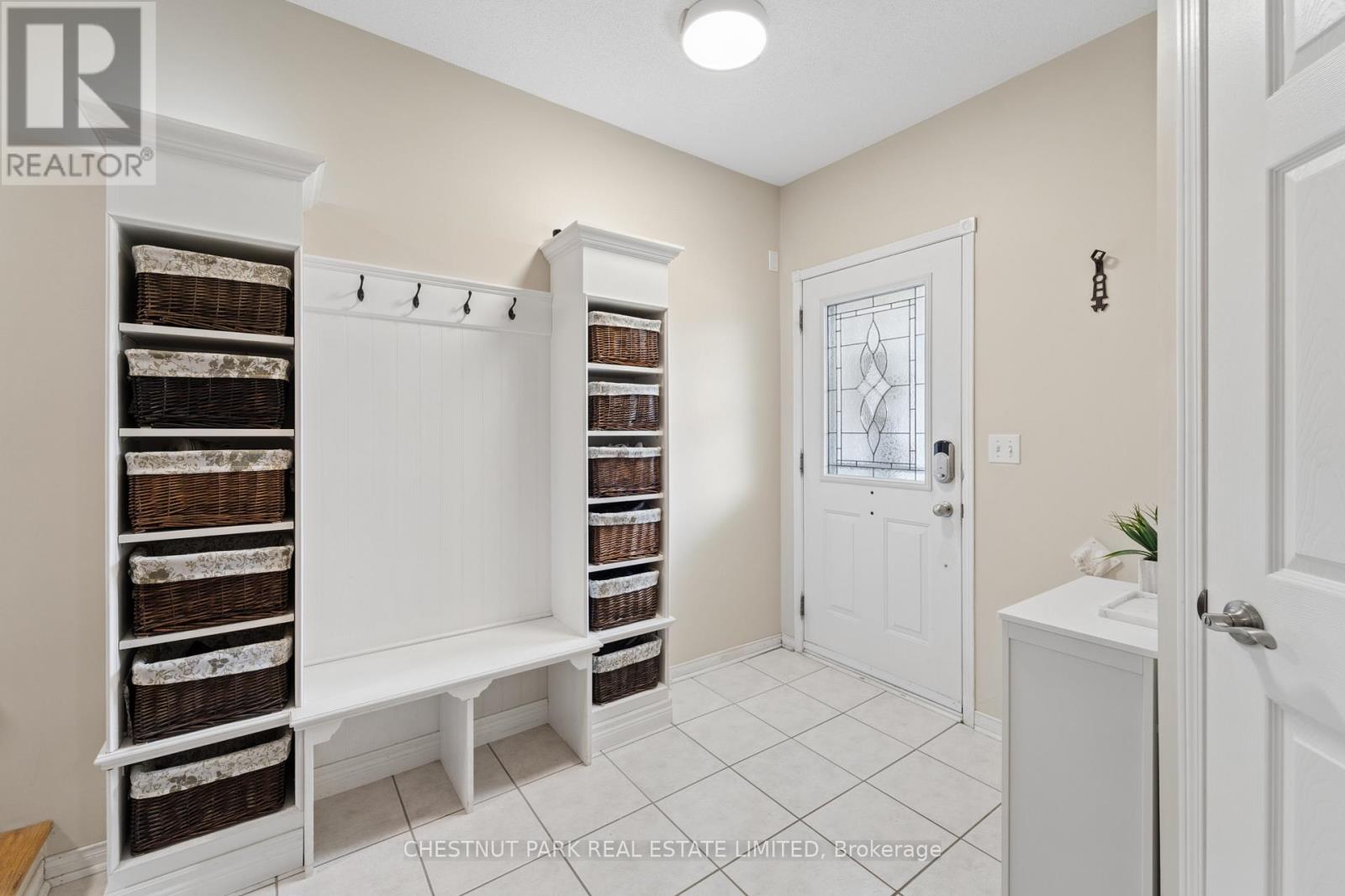 52 Bexley Crescent, Whitby, Ontario L1M 2C6 - Photo 6 - E13632666